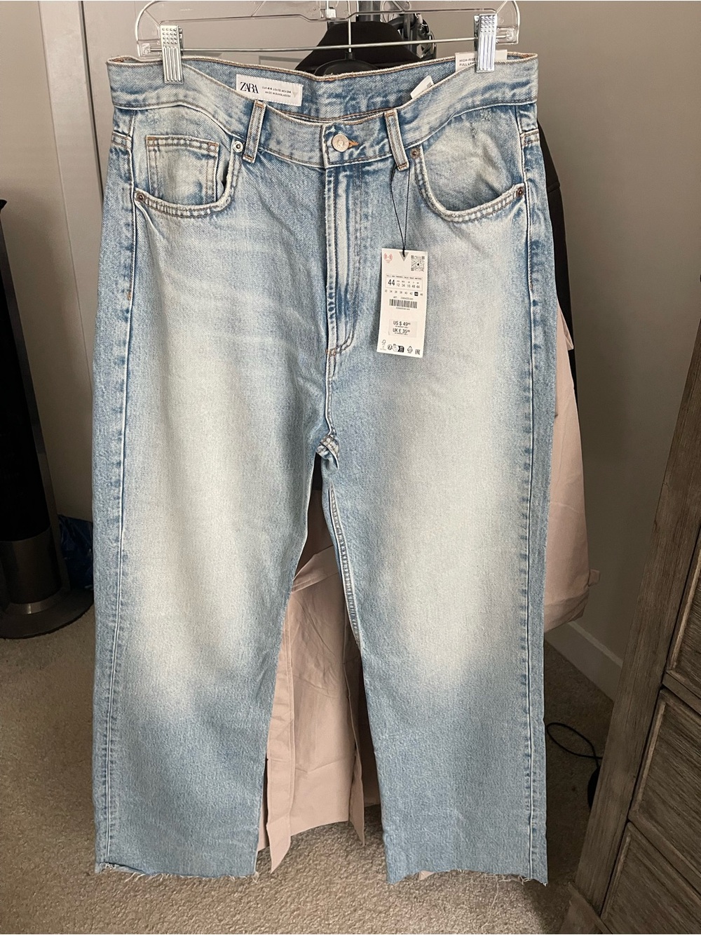 Zara Light Wash Relaxed women’s Jeans